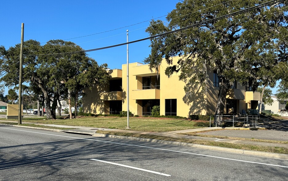 Primary Photo Of 2111 S Ridgewood Ave, South Daytona Medical For Sale