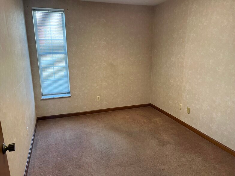 More Photos Of 1100 Murdoch Ave, Parkersburg Storefront Retail Residential For Sale