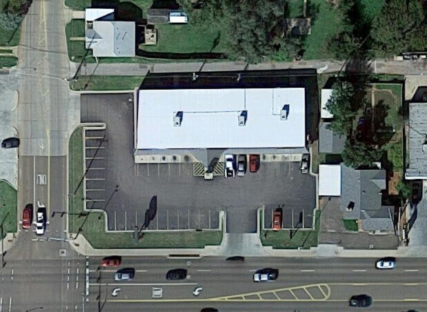 More Photos Of 1023 W 3rd St, Elk City Freestanding For Lease