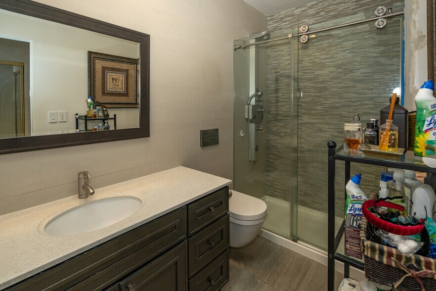 More Photos Of 335 S Van Ness Ave, San Francisco Flex For Lease