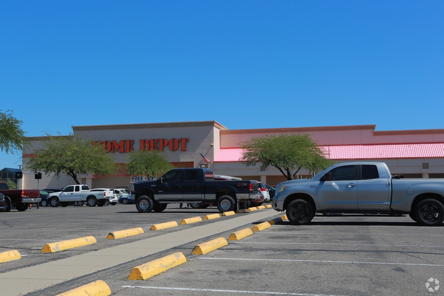More Photos Of 5117-5515 S Calle Santa Cruz, Tucson Unknown For Lease