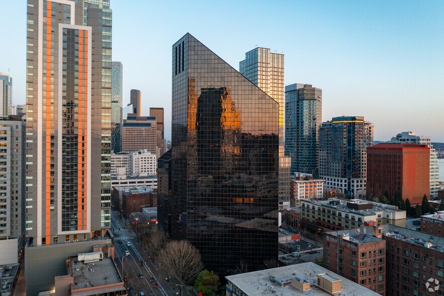 More Photos Of 2101-2121 4th Ave, Seattle Office For Sale
