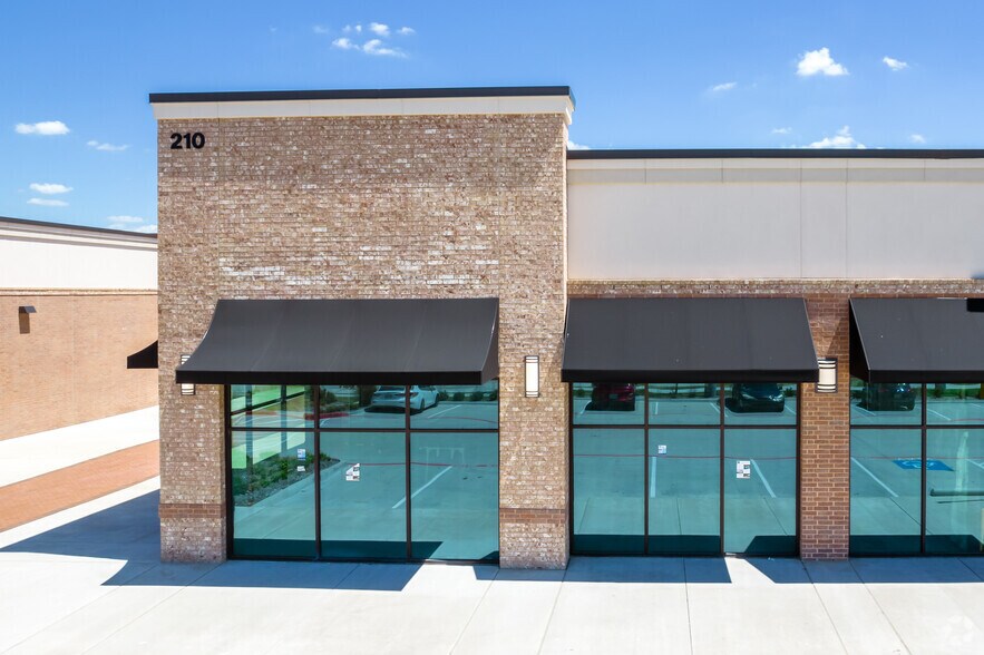 More Photos Of 210-260 N Coit Rd, McKinney Storefront Retail Office For Lease