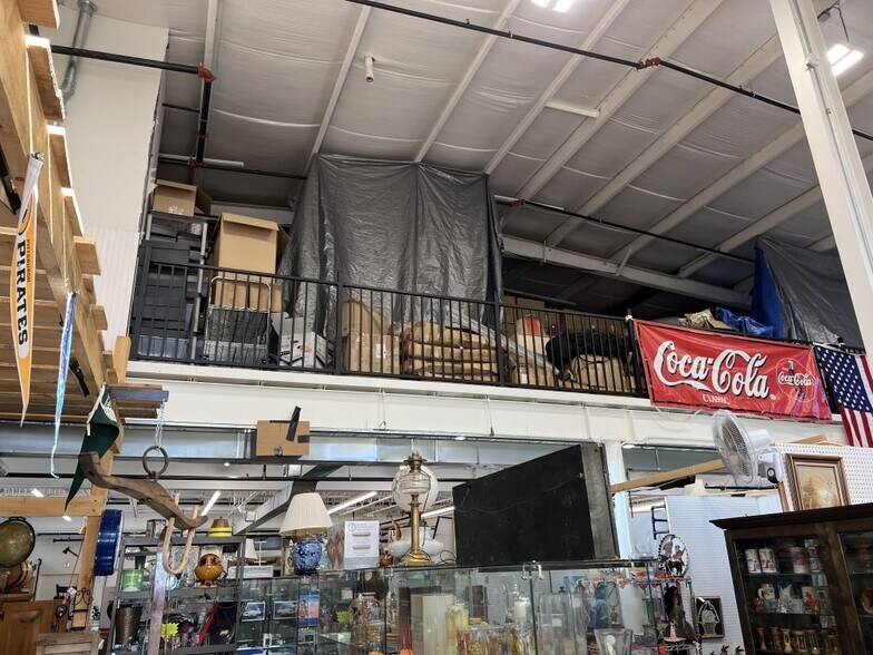 More Photos Of 588 Boston Post Rd, Guilford Freestanding For Lease