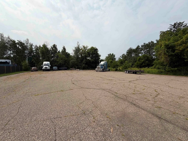 More Photos Of 2231 W Grand Ave, Wisconsin Rapids Auto Repair For Sale