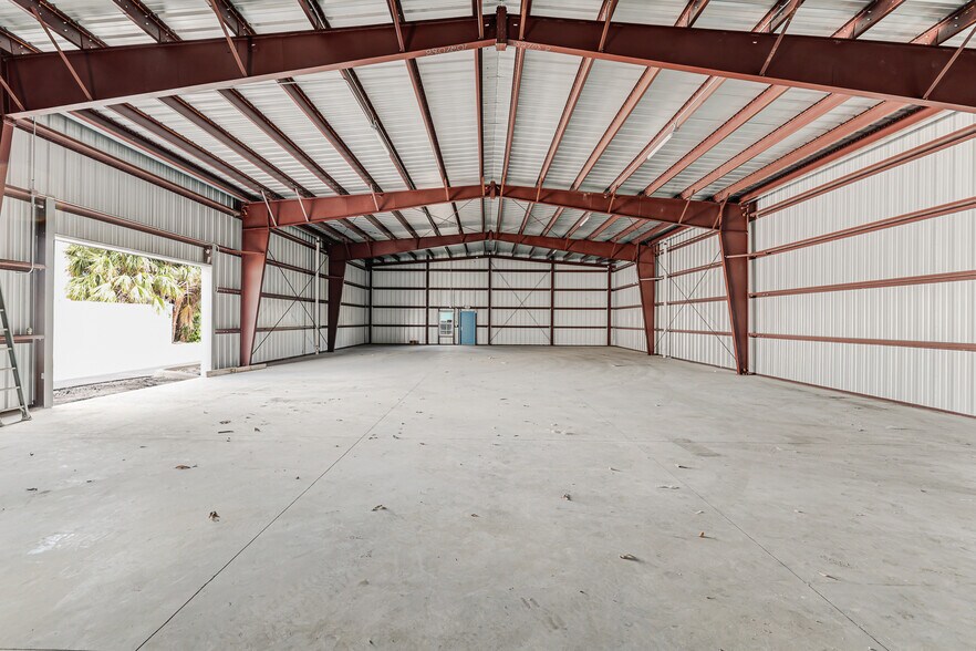 More Photos Of 621 NE 1st Ave, Pompano Beach Warehouse For Sale
