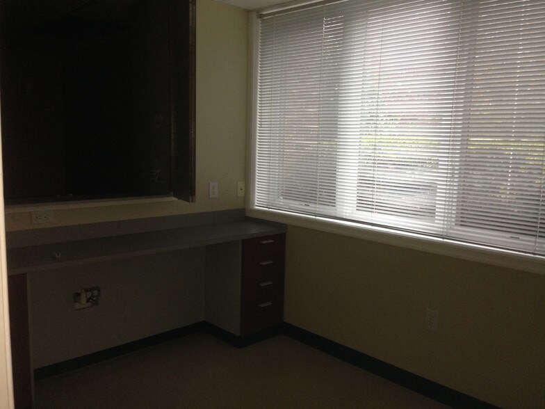 More Photos Of 7151 Richmond Rd, Williamsburg Medical For Lease