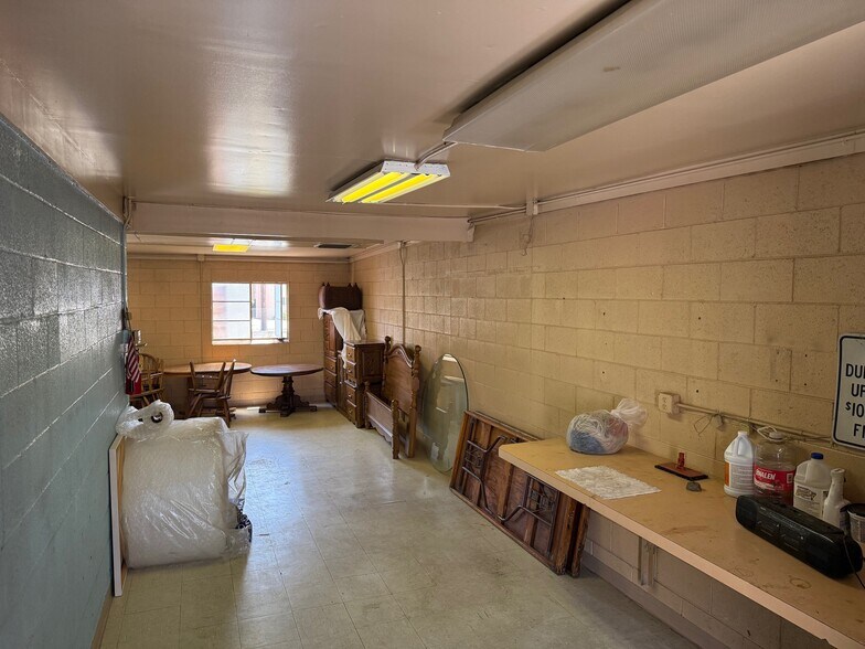 More Photos Of 612 E Glenoaks Blvd, Glendale Freestanding For Lease