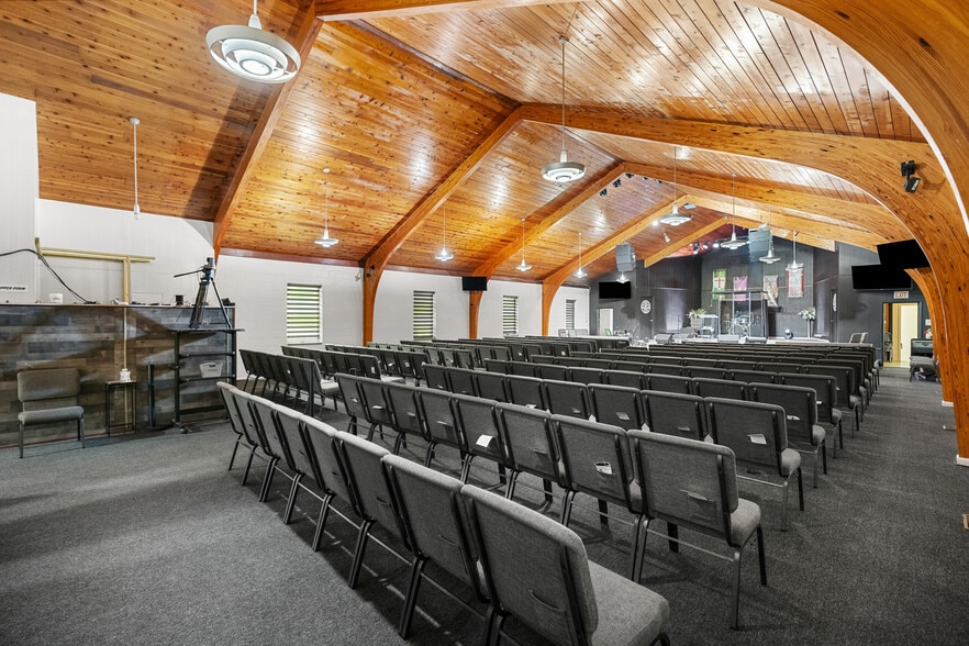 More Photos Of 6202 Dupont St, Flint Religious Facility For Sale