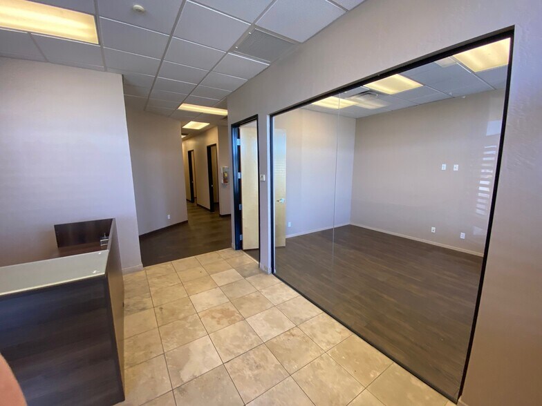 More Photos Of 7655 E Redfield Rd, Scottsdale Light Distribution For Lease