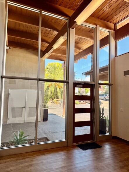 More Photos Of 110 W Escalones, San Clemente Loft Creative Space For Lease