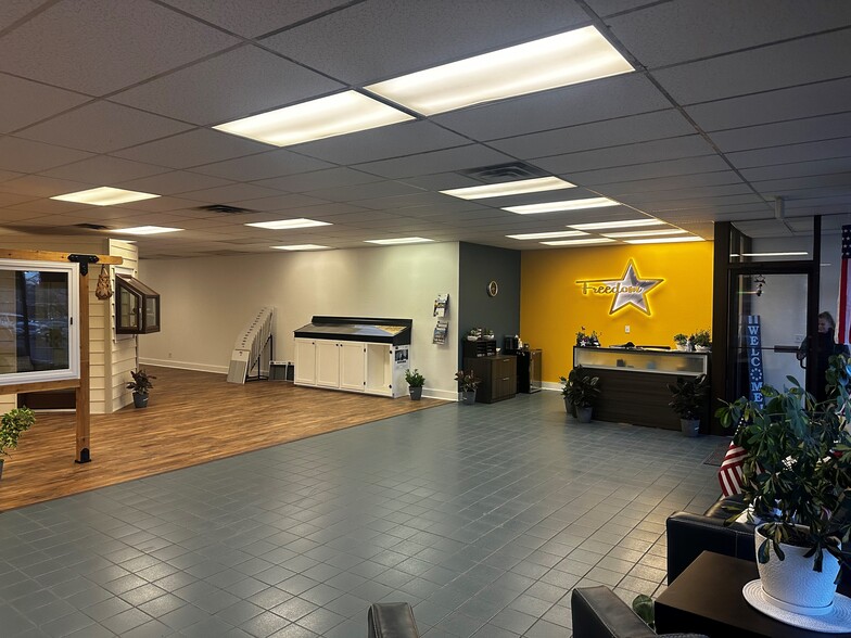 More Photos Of 2695 Patterson Rd, Grand Junction Storefront For Lease