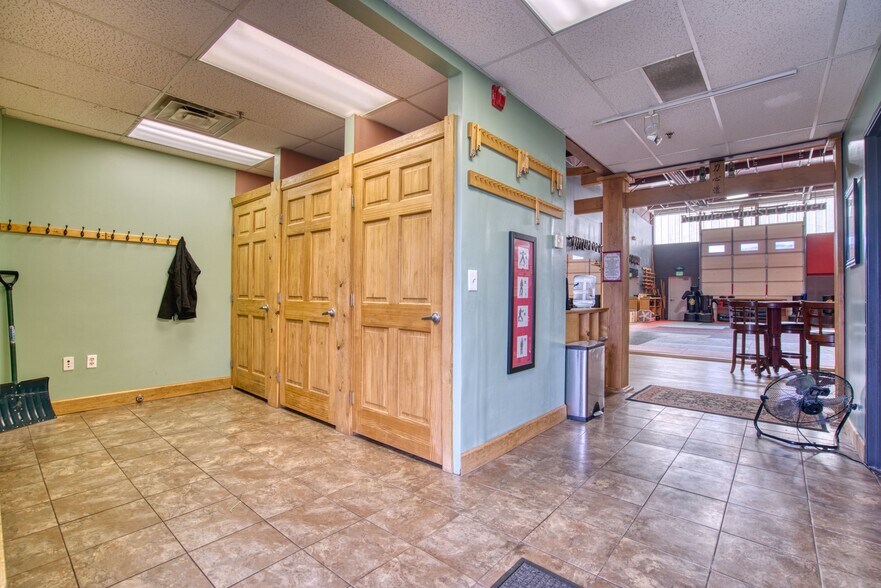 More Photos Of 1501 Lee Hill Dr, Boulder Showroom For Lease
