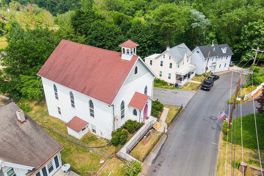 More Photos Of 2460 Mount rd, Aston Township Movie Radio TVStudio For Sale