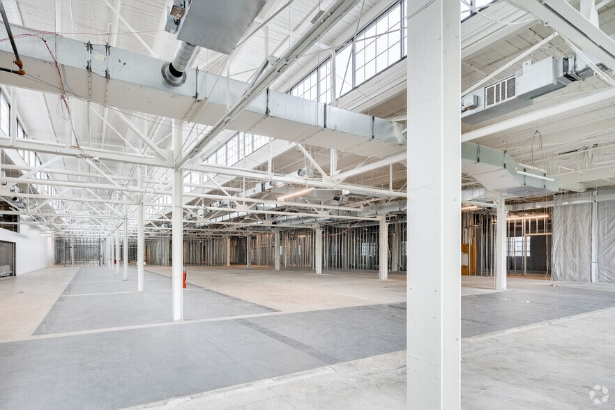 More Photos Of 2450 W Hunting Park Ave, Philadelphia Unknown For Lease