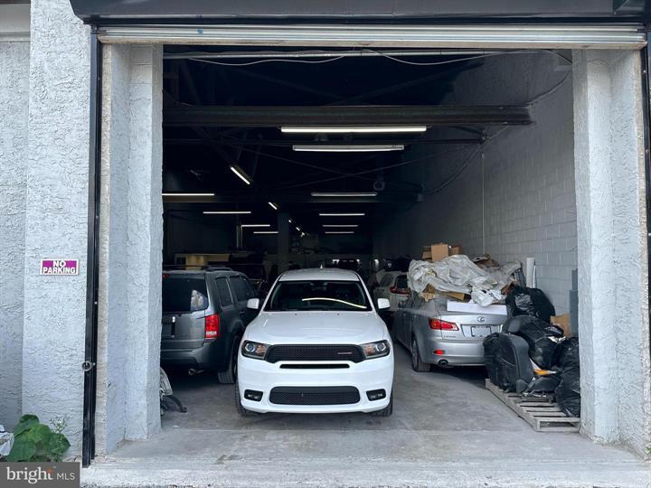 More Photos Of 2929-69 B St, Philadelphia Warehouse For Sale