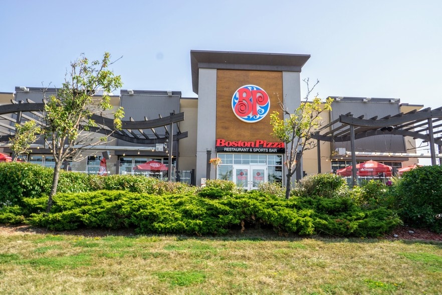 More Photos Of 30-110 Courtneypark Dr, Mississauga Unknown For Lease