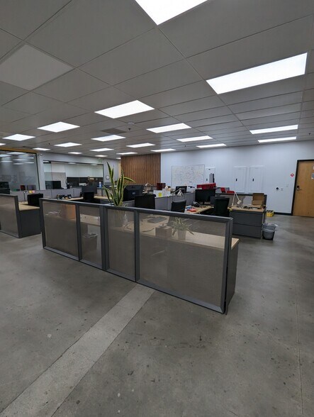 More Photos Of 2705 Media Center Dr, Los Angeles Warehouse For Lease