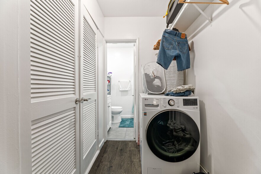 More Photos Of 1717 E Chevy Chase Dr, Glendale Multifamily For Sale