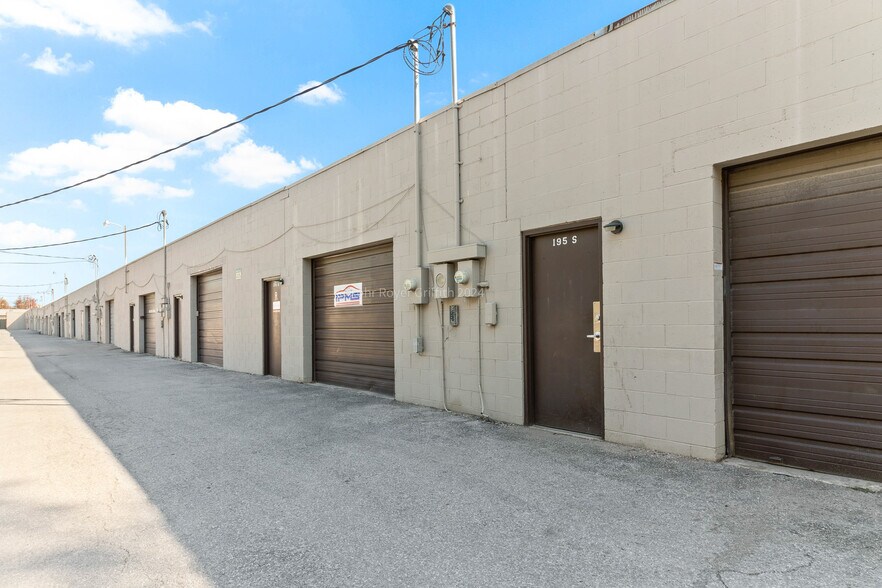 Primary Photo Of 195 W Olentangy St, Powell Warehouse For Lease