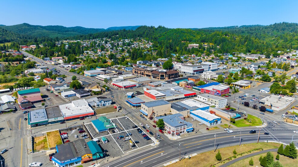 More Photos Of 29 W 1st St, Coquille Restaurant For Sale