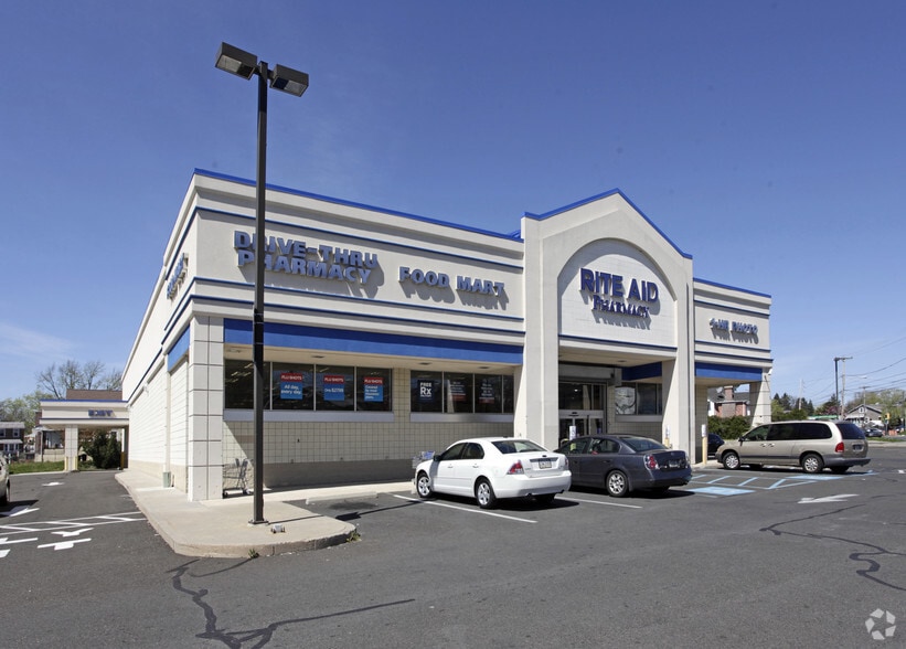 More Photos Of 7400-7432 Oxford Ave, Philadelphia Drugstore For Sale