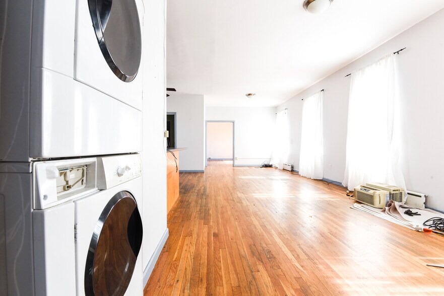 More Photos Of 361 Metropolitan Ave, Brooklyn General Retail For Lease