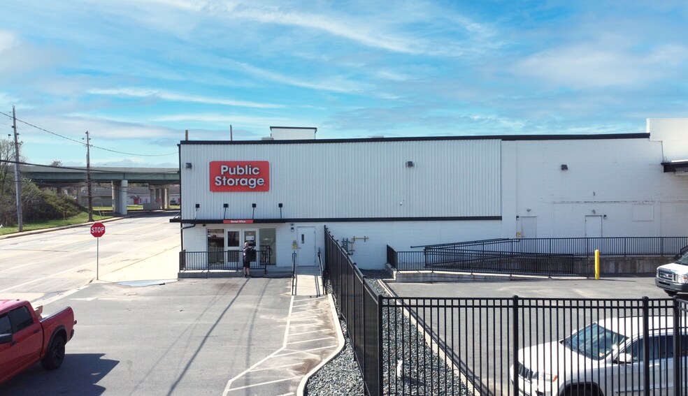 More Photos Of 4093 New Castle Ave, New Castle Self Storage For Sale