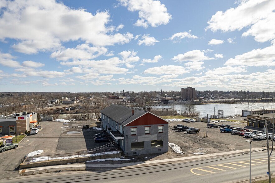 More Photos Of 15 W 1st St S, Fulton Freestanding For Sale