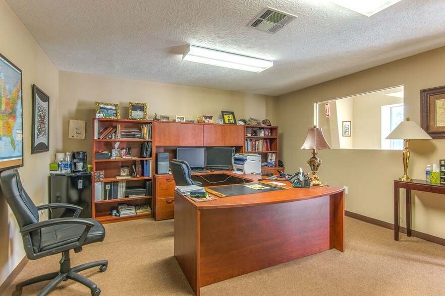 More Photos Of 13939 Old Texaco Rd, Conroe Warehouse For Sale