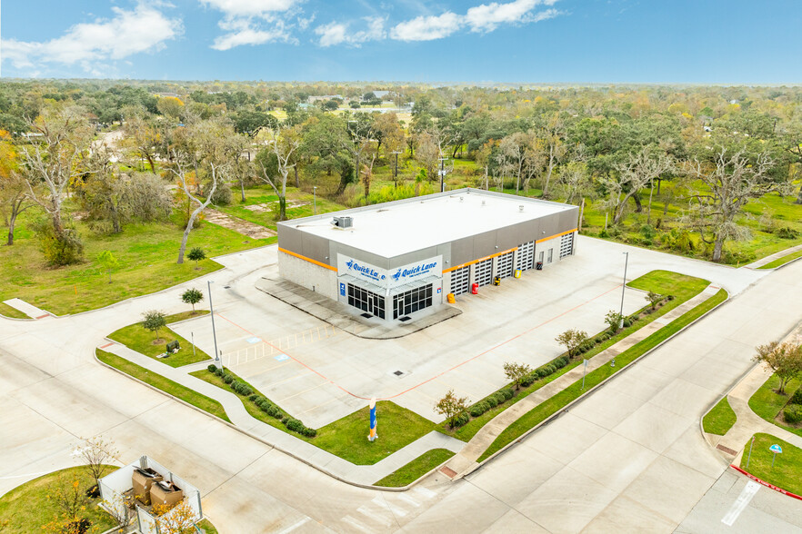 Primary Photo Of 220 Grapevine Turn St, Lake Jackson Showroom For Sale