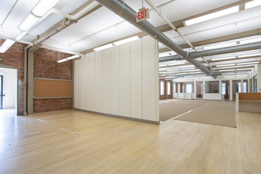 More Photos Of 125 Pecks Rd, Pittsfield Warehouse For Sale