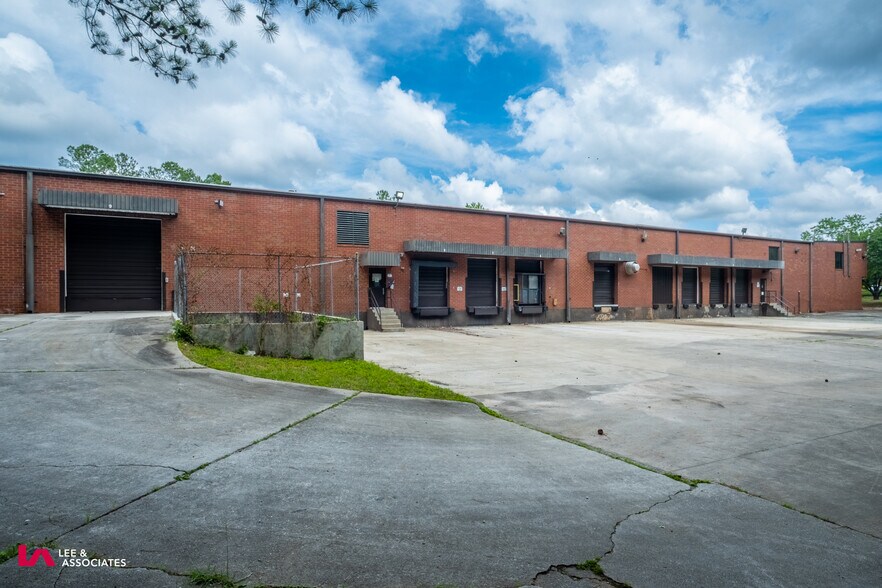 More Photos Of 5383 Truman Dr, Decatur Warehouse For Lease
