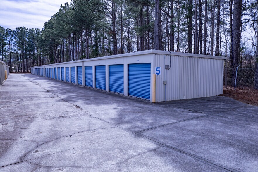 More Photos Of 803 S Eastern Blvd, Fayetteville Warehouse For Sale