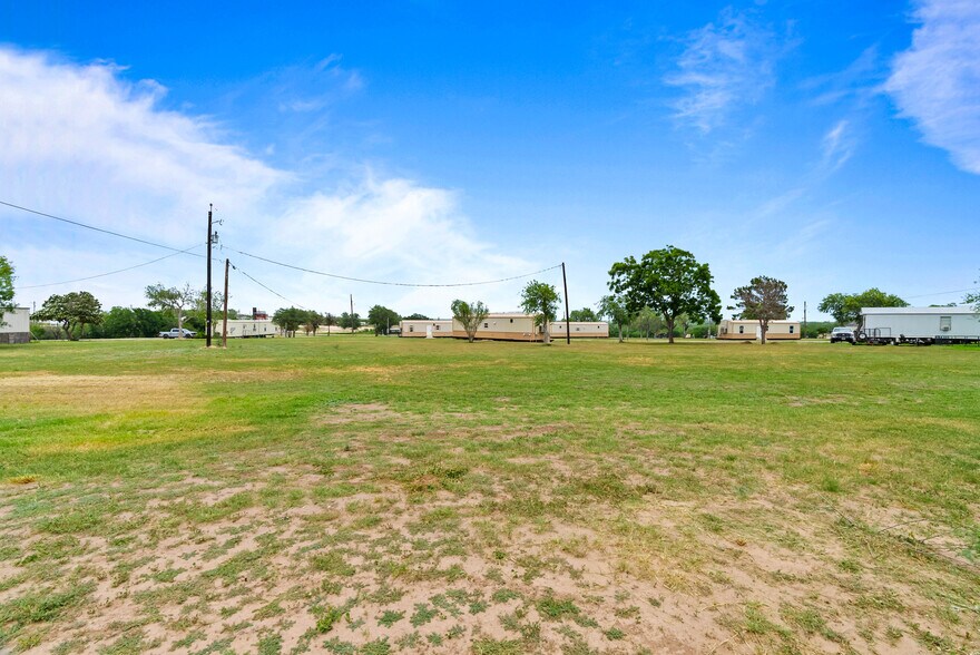 More Photos Of 3117 Highway 281, George West Specialty For Sale