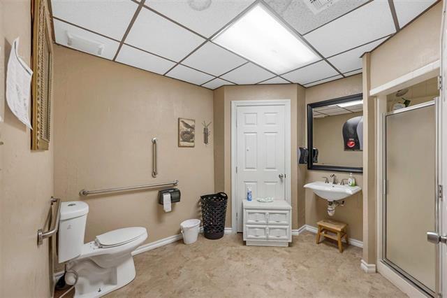 More Photos Of 816 W Gore Blvd, Lawton Office For Sale