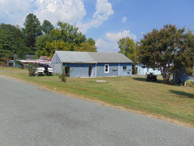 More Photos Of 121 Willow Landing Rd, Stafford Marina For Sale