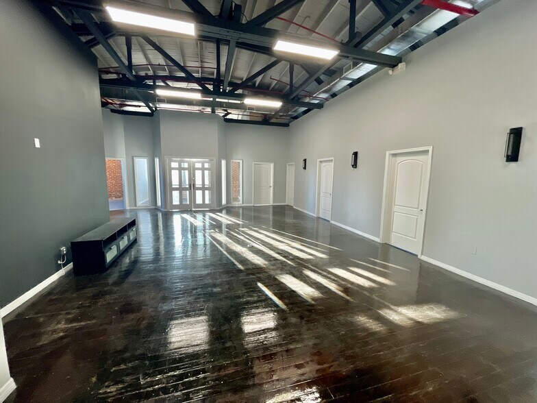 More Photos Of 1906 N Armenia Ave, Tampa Loft Creative Space For Lease