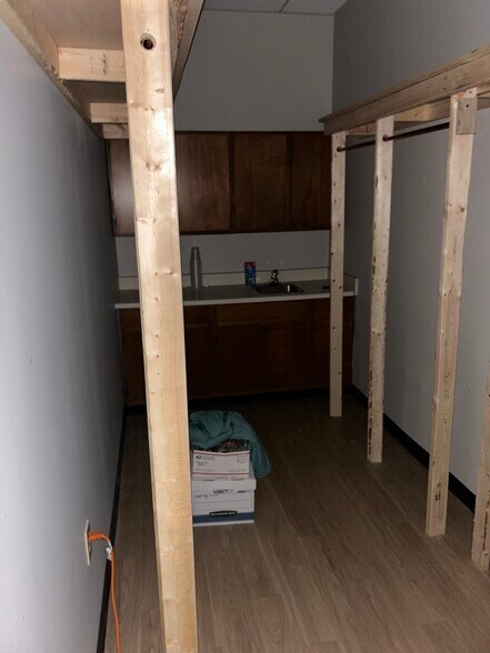 More Photos Of 2 River Walk Mall, Charleston Unknown For Lease