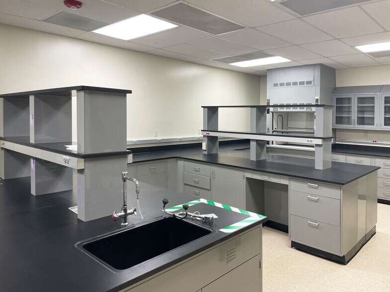 More Photos Of 8 Clarke Dr, Cranbury Research And Development For Lease