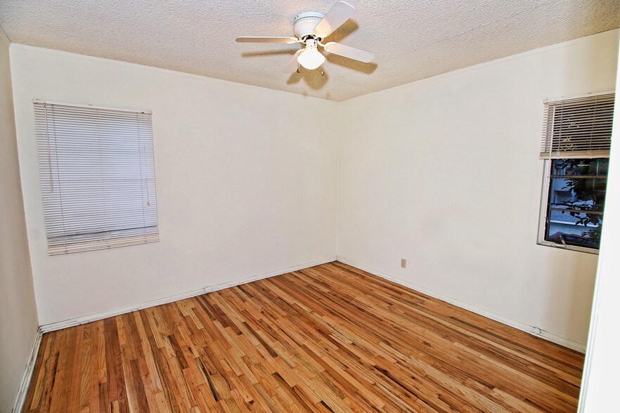 More Photos Of 140 N Pass Ave, Burbank Apartments For Sale