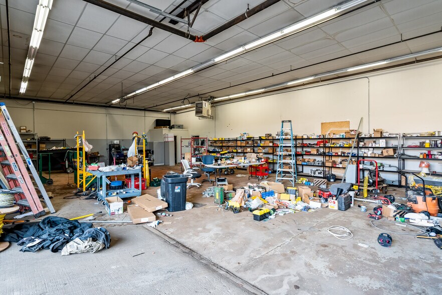 More Photos Of 727 1st Ave, Rockford Industrial For Sale