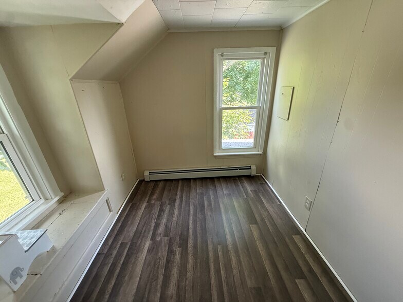 More Photos Of 412 Adams Ave, Endicott Apartments For Sale
