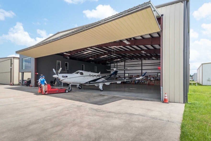 Primary Photo Of 18000 Groeschke Rd, Houston Airplane Hangar For Sale