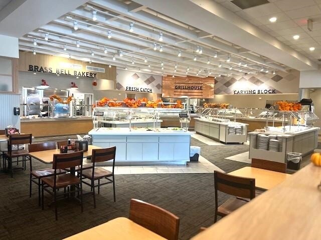 More Photos Of 655 S Willow St, Manchester Storefront For Lease