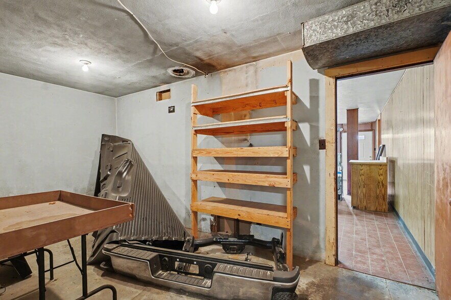 More Photos Of 9420-9424 MO-100, New Haven General Retail For Sale