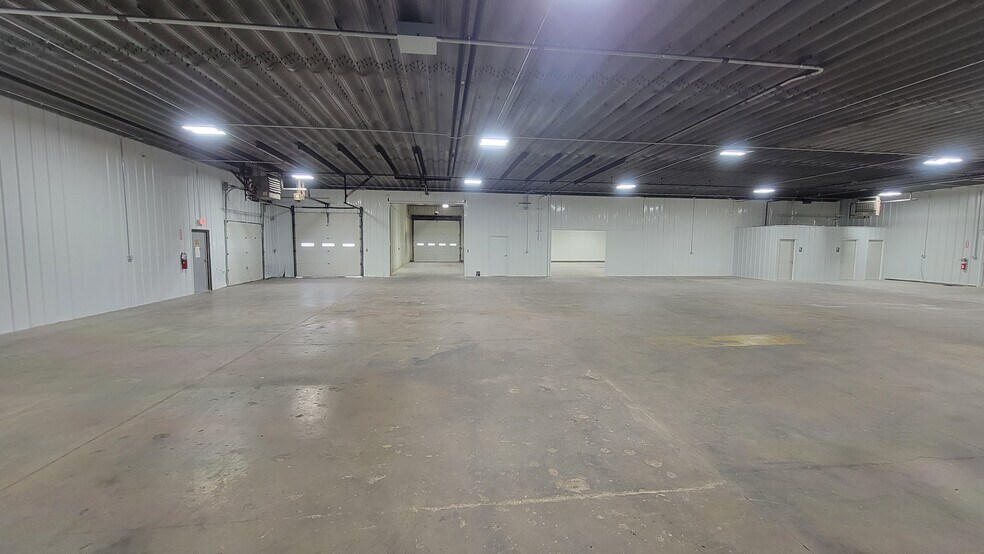 More Photos Of 1751 12th Ave, Columbus Service For Lease