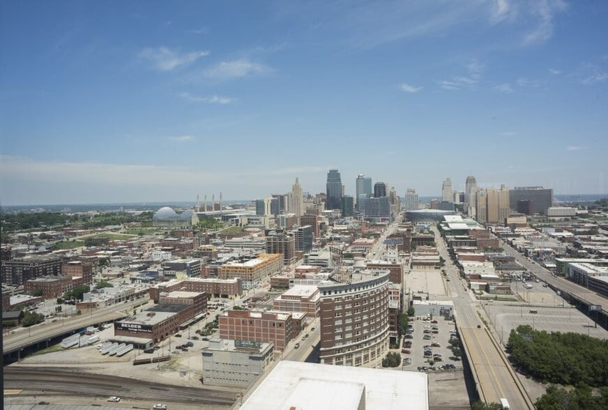 More Photos Of 2345 Grand Blvd, Kansas City Office For Sale