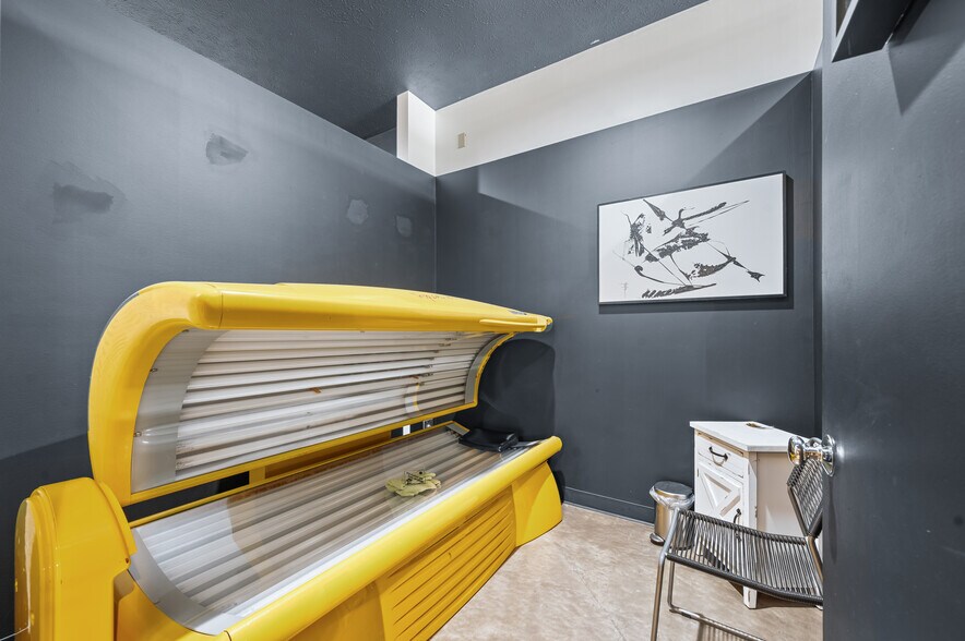 More Photos Of 8826 34 Rd, Cadillac Storefront For Sale