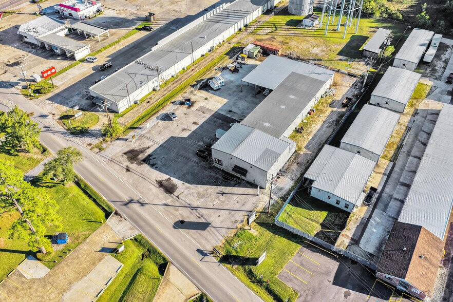 More Photos Of 55 W Chance Rd, Lumberton Warehouse For Lease